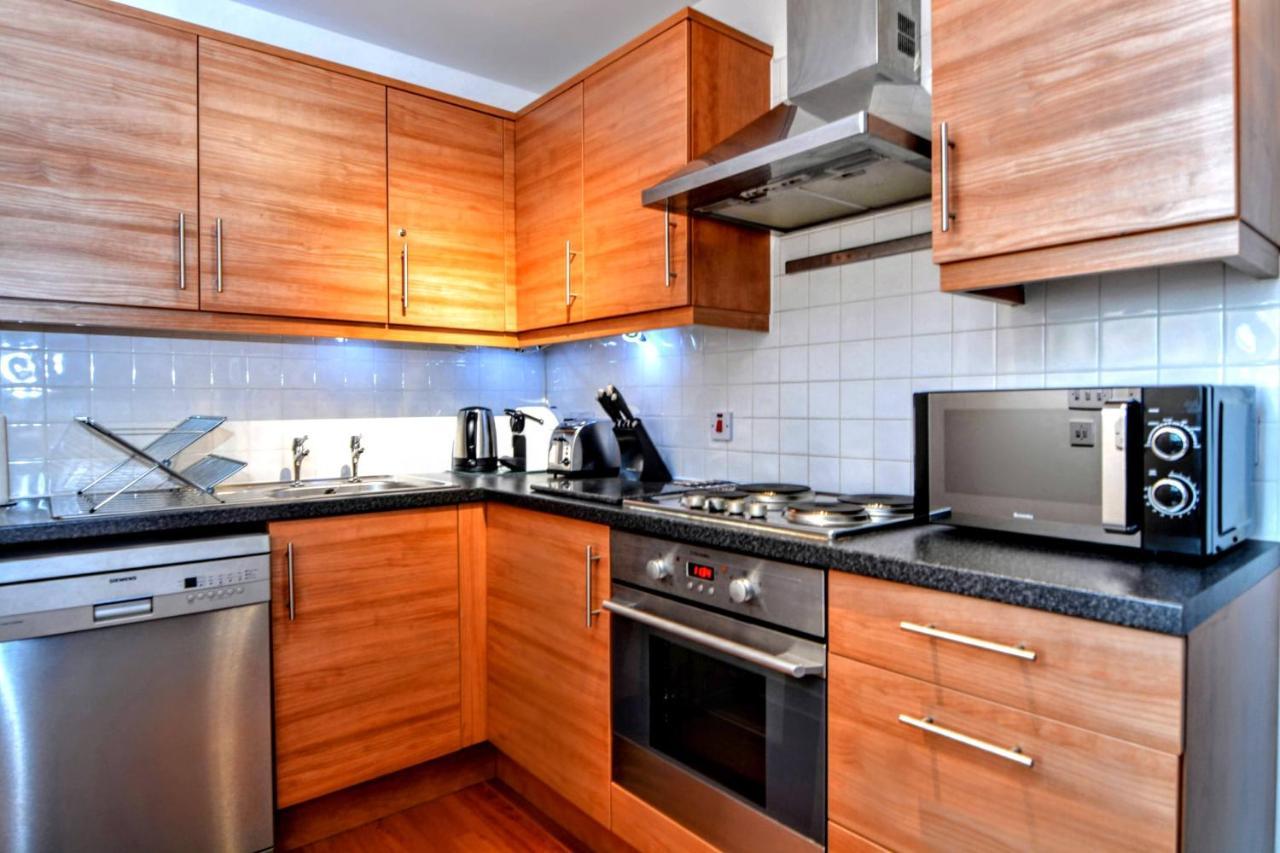 Stylish City Centre Apartment - Home From Home With Fully-Equipped Kitchen, Smart Tv, Netflix, Superfast Wifi, Free Parking, Self Check-In - By Brightleap Apartments Milton Keynes Dış mekan fotoğraf