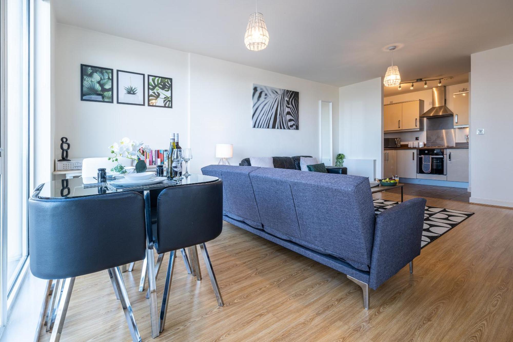 Stylish City Centre Apartment - Home From Home With Fully-Equipped Kitchen, Smart Tv, Netflix, Superfast Wifi, Free Parking, Self Check-In - By Brightleap Apartments Milton Keynes Dış mekan fotoğraf